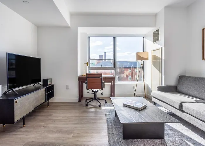 Central Sq Studio W Gym Doorman Wd Roof Bos-313