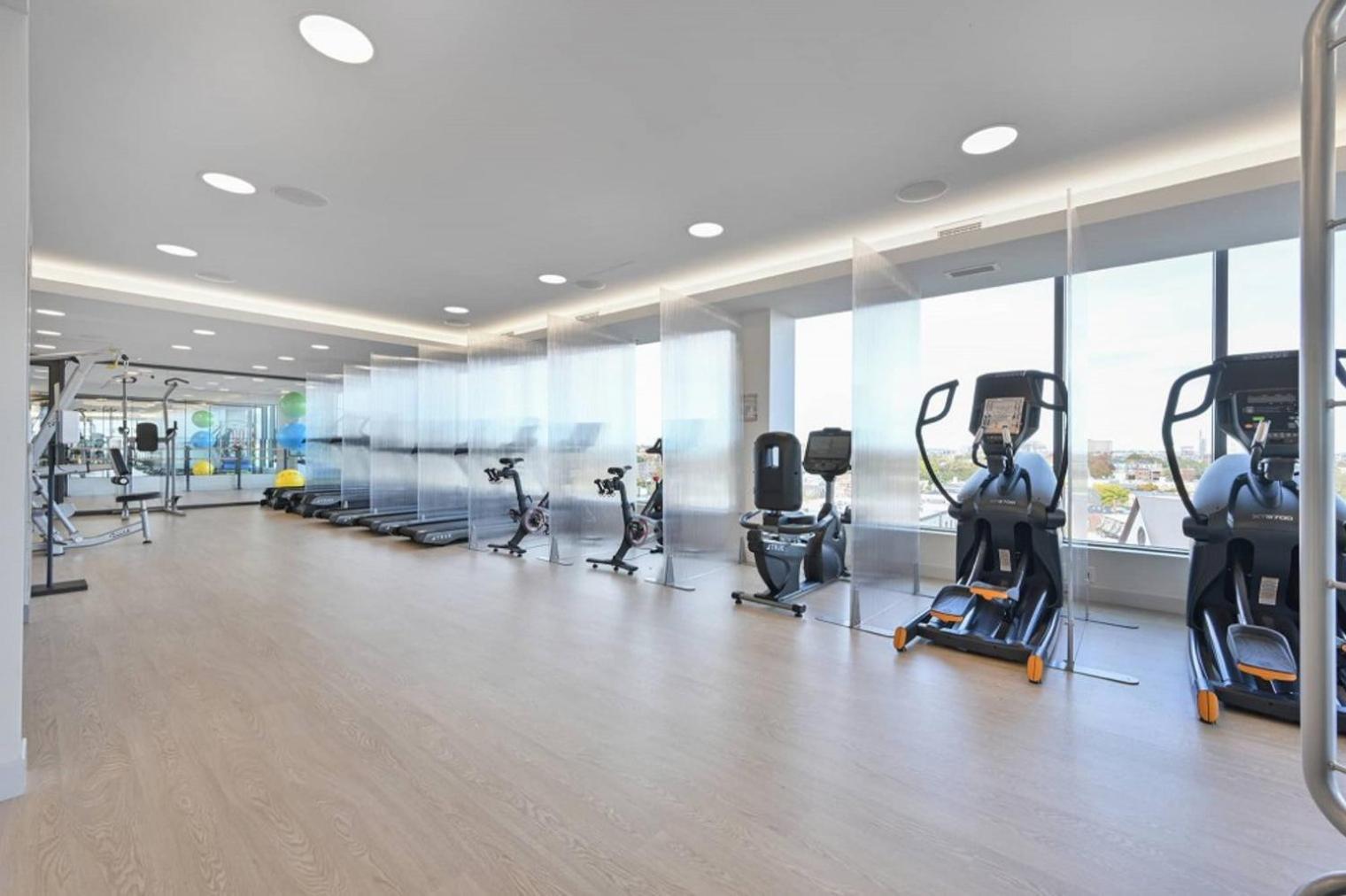 Central Sq Studio W Gym Doorman Wd Roof Bos-313
