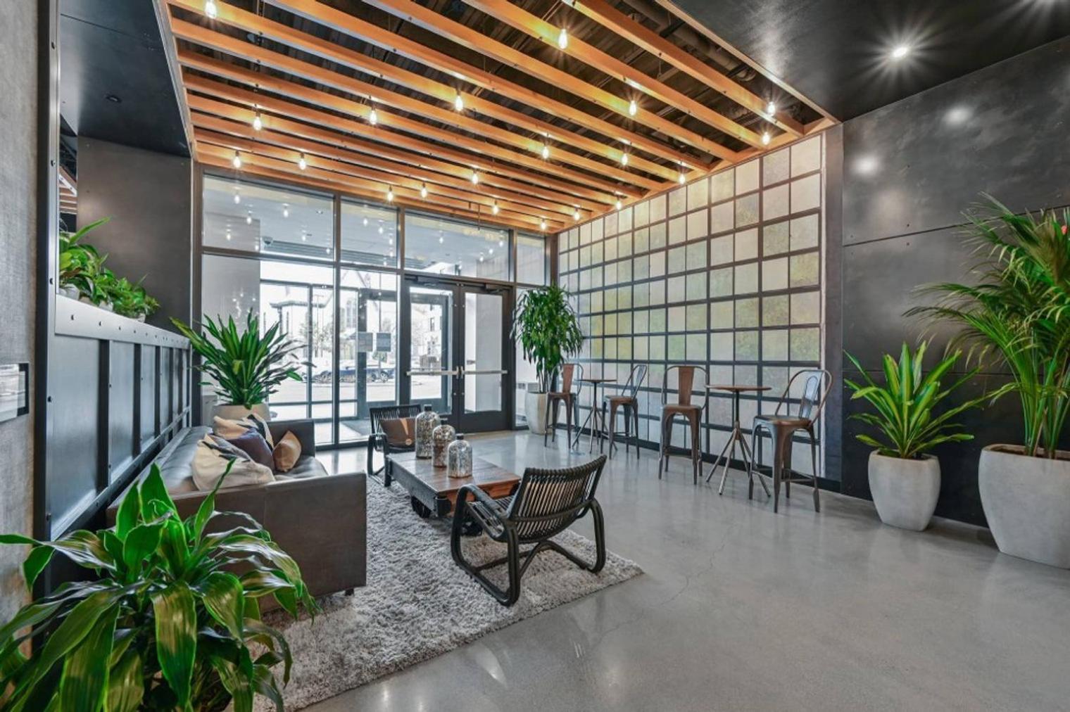 Central Sq Studio W Gym Doorman Wd Roof Bos-313 *